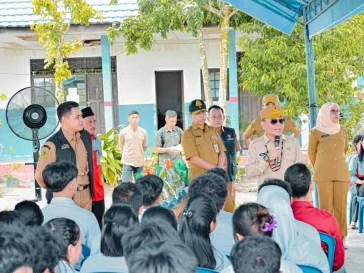 Pemprov Kalteng Gratiskan Seragam, Sekolah Dilarang Pungut Biaya