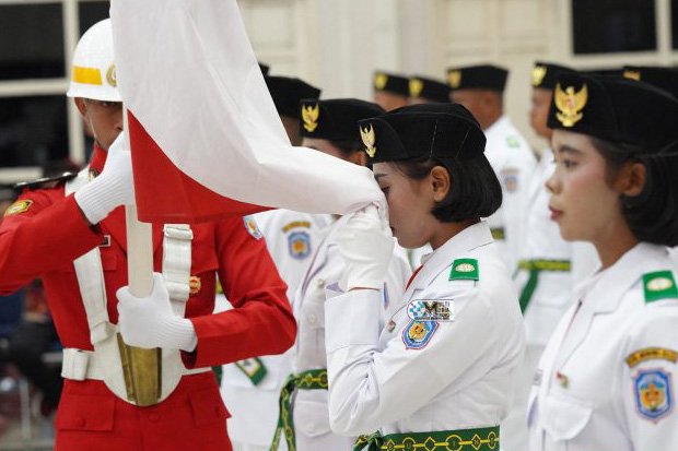 59 Pelajar Dikukuhkan Sebagai Paskibra oleh Bupati Murung Raya
