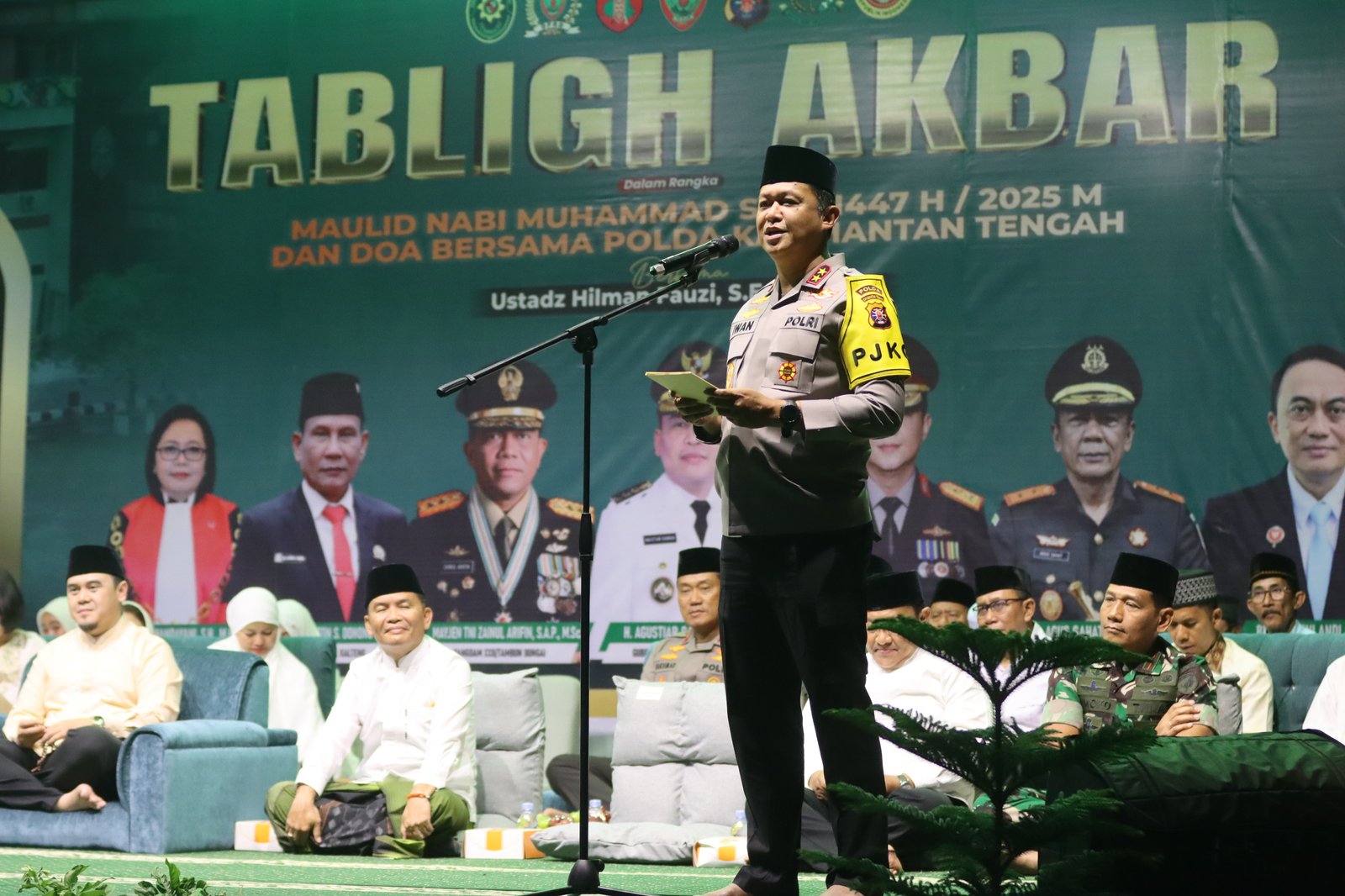 Dihadiri Ribuan Warga, Tabligh Akbar Peringatan Maulid Nabi Sukses H di Polda Kalteng