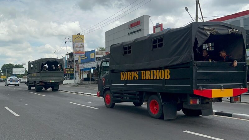 Patroli Gabungan TNI -Polri Jaga Kamtibmas dalam Rangka Operasi Aman Nusa I
