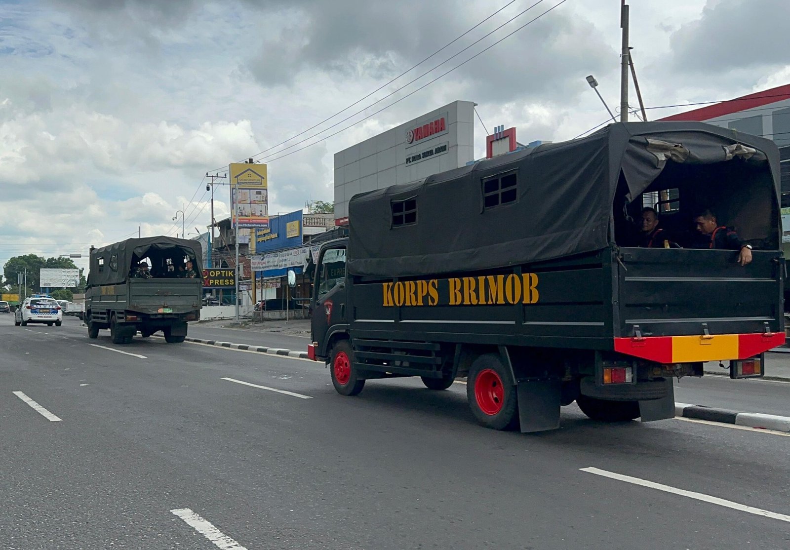 Patroli Gabungan TNI -Polri Jaga Kamtibmas dalam Rangka Operasi Aman Nusa I