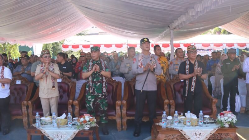Kunjungi SMAN 1 Sampit, Gubernur Agustiar Sabran bersama Kapolda Kalteng Berikan Motivasi dan Dukungan kepada Siswa