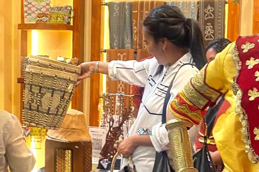Ketua Dekranasda Mura Warnita Heriyus Hadiri Puncak HUT ke-45 Dekranas di Balikpapan