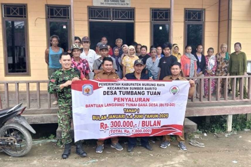 Pemdes Tumbang Tuan Serahkan BLT-DD Tahap I 2025