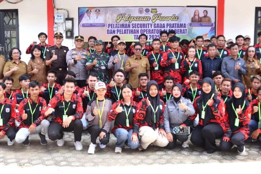 Bupati Mura Lepas Peserta Pelatihan Operator Alat Berat dan Diksar Satpam