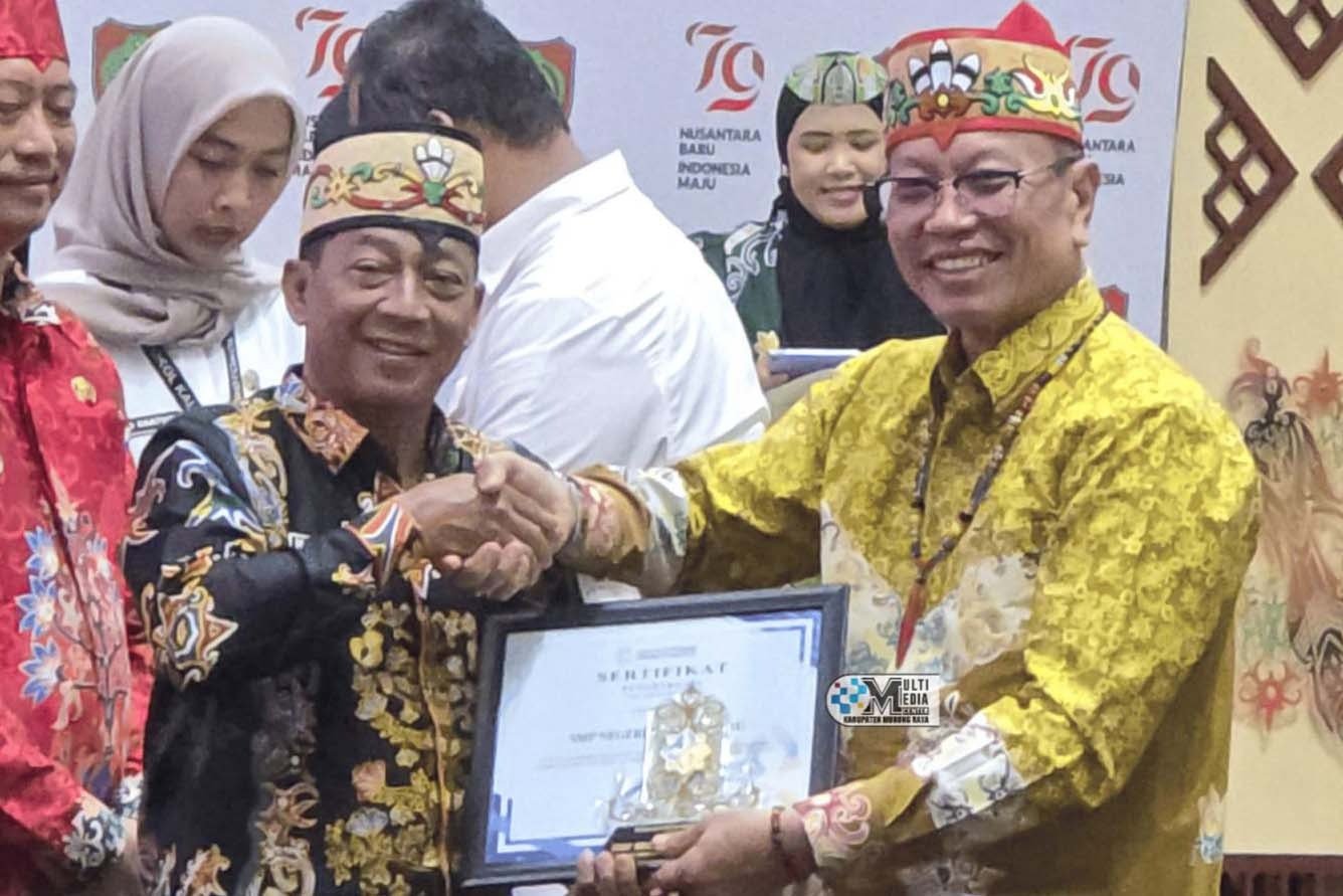 Bupati Mura Heriyus Terima Penghargaan Program Bangga Kencana dari BKKBN