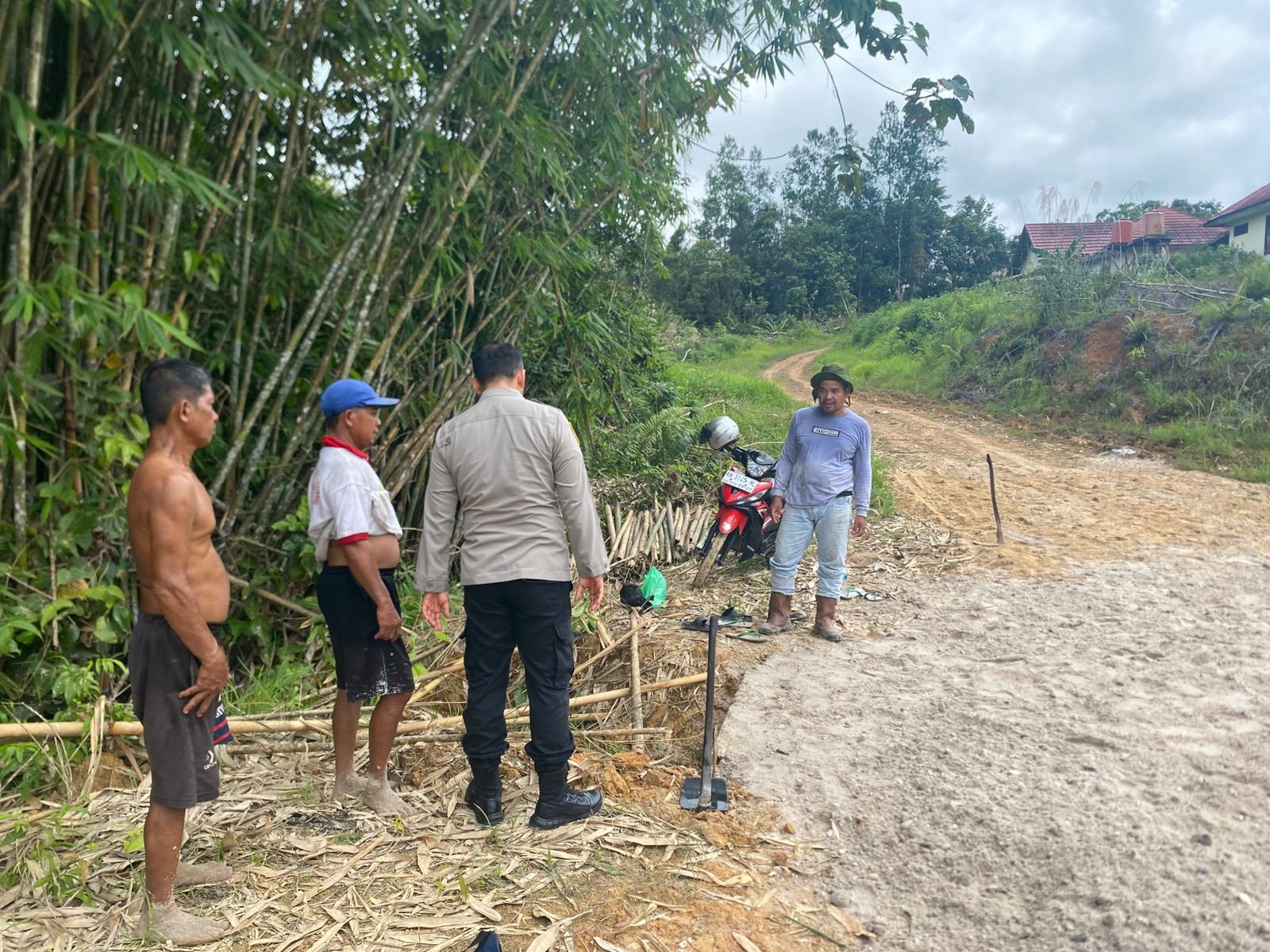 Sapa Warga dan Ajak Jaga Persatuan Bangsa, Kapolres Gumas: Pentingnya Situasi yang Kondusif