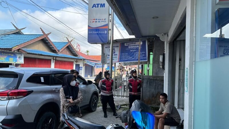 Polwan Patroli Dialogis Sasar Pusat Keramaian Kota Kuala Kurun