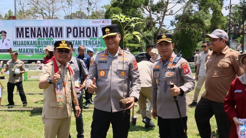 Gubernur Agustiar dan Kapolda Kalteng Tanam Pohon serta Tebar Benih Ikan di Buntok