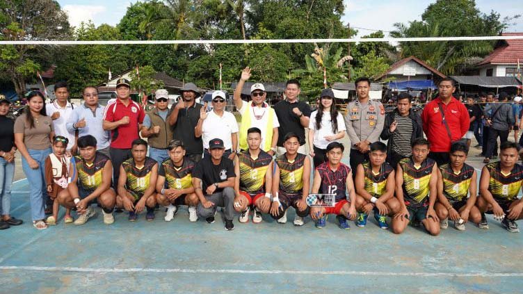 Bupati Mura Resmi Tutup Turnamen Voli Tanah Siang