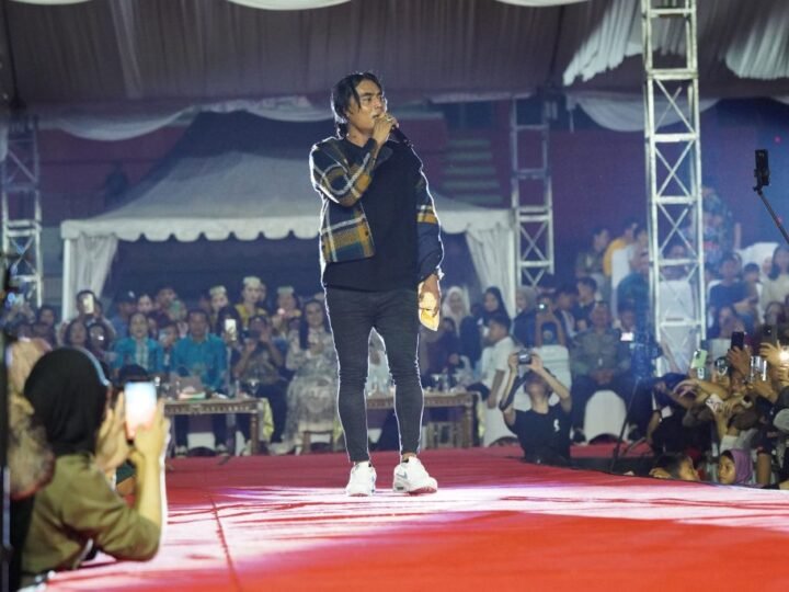 Meriah!, Penampilan Charly Van Houten pada Malam Hiburan Harjad Kabupaten Mura Ke-23