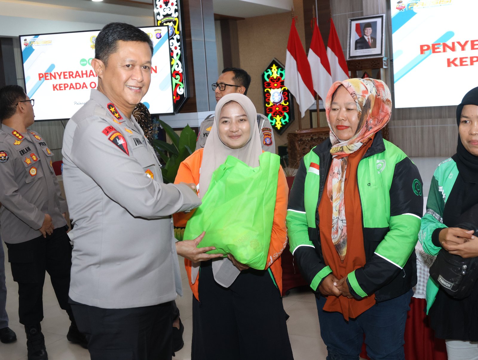 Kapolda Kalteng Ajak Wujudkan Kamtibmas bersama Komunitas Ojol melalui diskusi santai