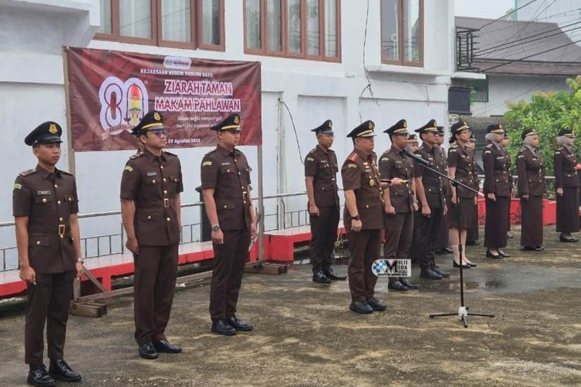 Peringati Harlah Kejaksaan RI, Kejari Mura Gelar Tabur Bunga di TMP