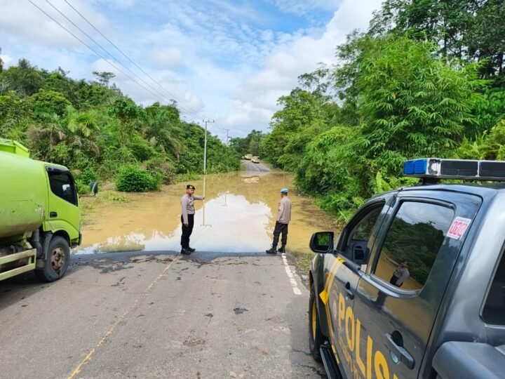 Jalan Lintas Kurun–Kapuas Banjir, Polres Gumas Imbau Masyarakat Waspada