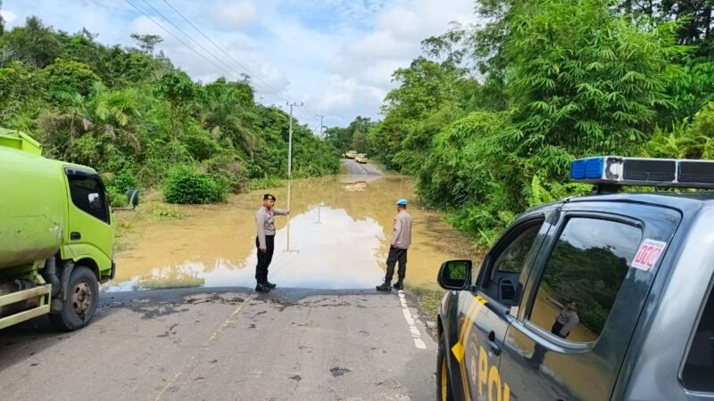 Jalan Lintas Kurun–Kapuas Banjir, Polres Gumas Imbau Masyarakat Waspada