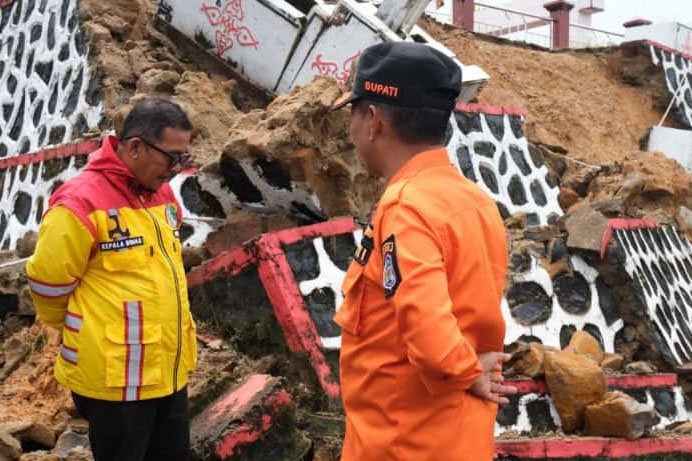 Komitmen Bupati Mura Akan Secepatnya Perbaiki Fasilitas Terdampak Banjir dan Longsor