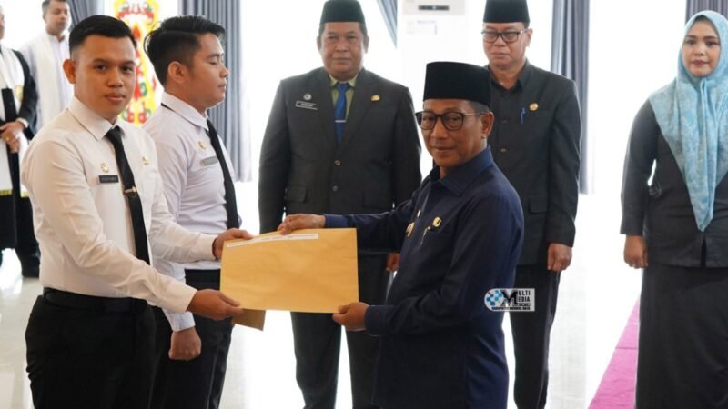 Bupati Murung Raya Serahkan SK PNS dan PPPK Tahap II