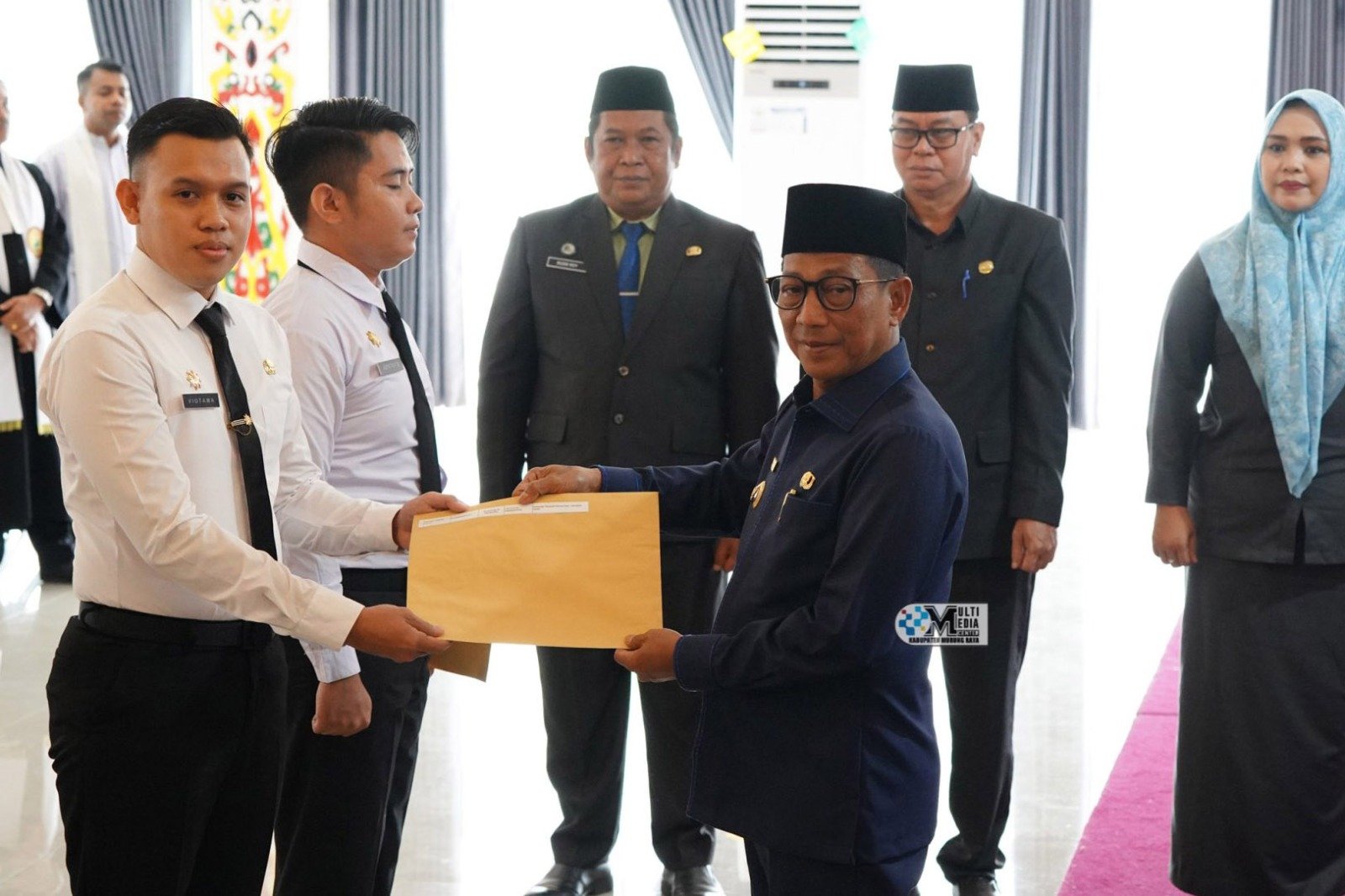 Bupati Murung Raya Serahkan SK PNS dan PPPK Tahap II