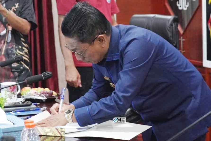 Bupati Tandatangani Mou dengan Bank Kalteng Terkait Kartu Hebat BLT untuk Masyarakat Kurang Mampu