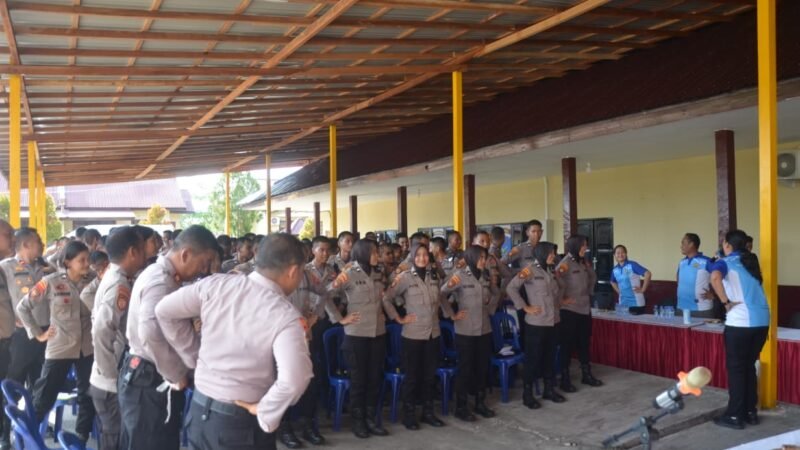 Personel Ditsamapta Polda Kalteng Terima Materi Psikologi Massa