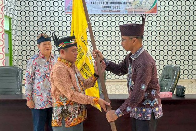 Asisten I Setda Mura Lepas Kontingen FTIK Murung Raya