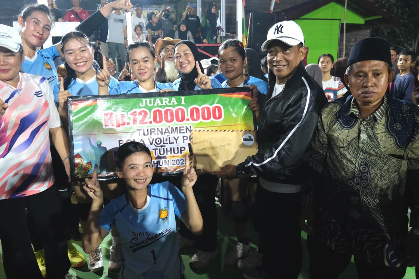 Bupati Mura Hadiri Pertandingan Final Bola Voli Muara Tuhup CUP-02, Tim Mentari Raih Juara 1