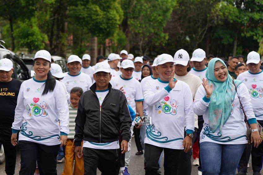 Bupati dan Wabup Mura Ikuti Senam dan Jalan Sehat dan Cek Kesehatan Gratis