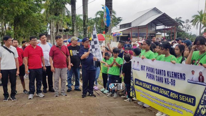 Meriahkan HUT Ke-58 Paroki Santo Klemens dengan Jalan Sehat