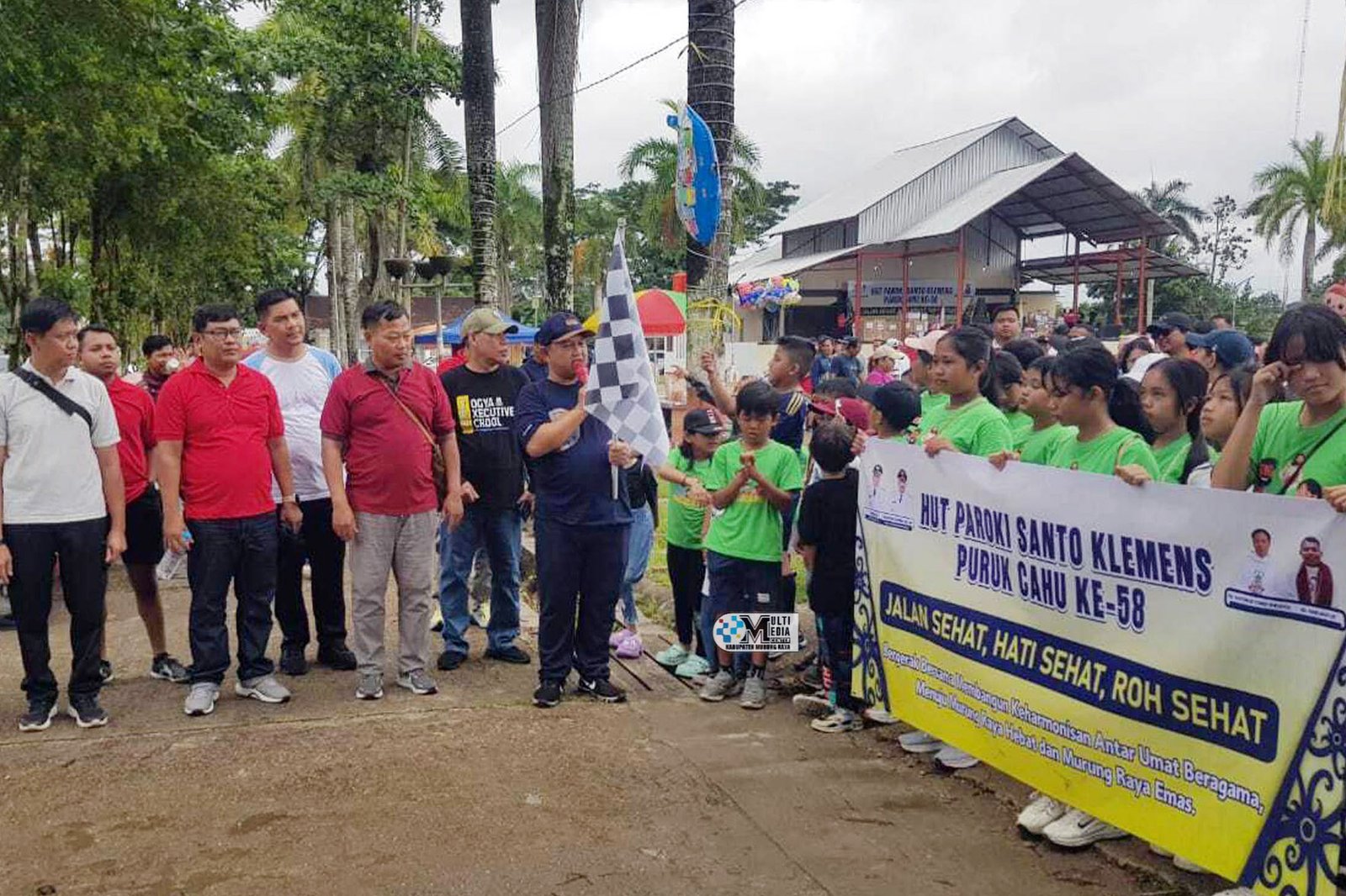 Meriahkan HUT Ke-58 Paroki Santo Klemens dengan Jalan Sehat
