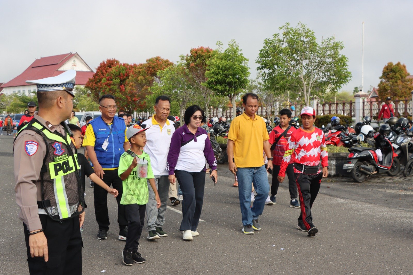 TNI-Polri Kawal Ketat Jalan Sehat dan Launching Car Free Day, Kapolres Gumas Sampaikan Ini