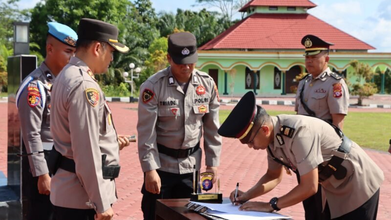 Kapolres Gumas Pimpin Sertijab Enam Pejabat Utama