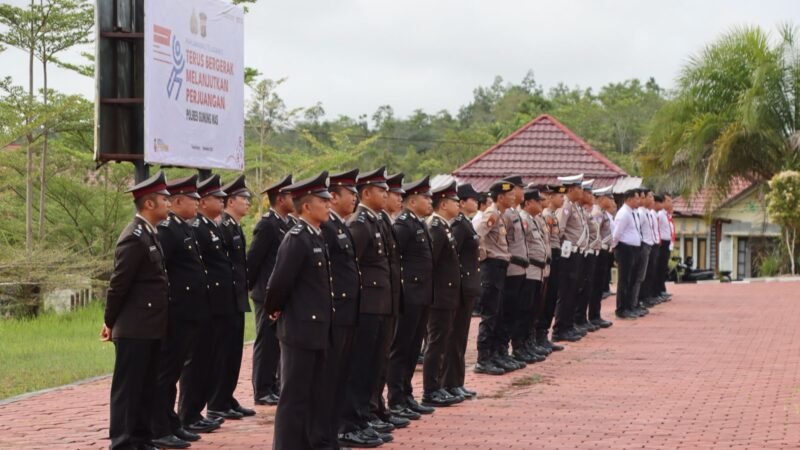 Kapolres Gumas Ajak Personel Teladani Tiga Nilai Kepahlawanan