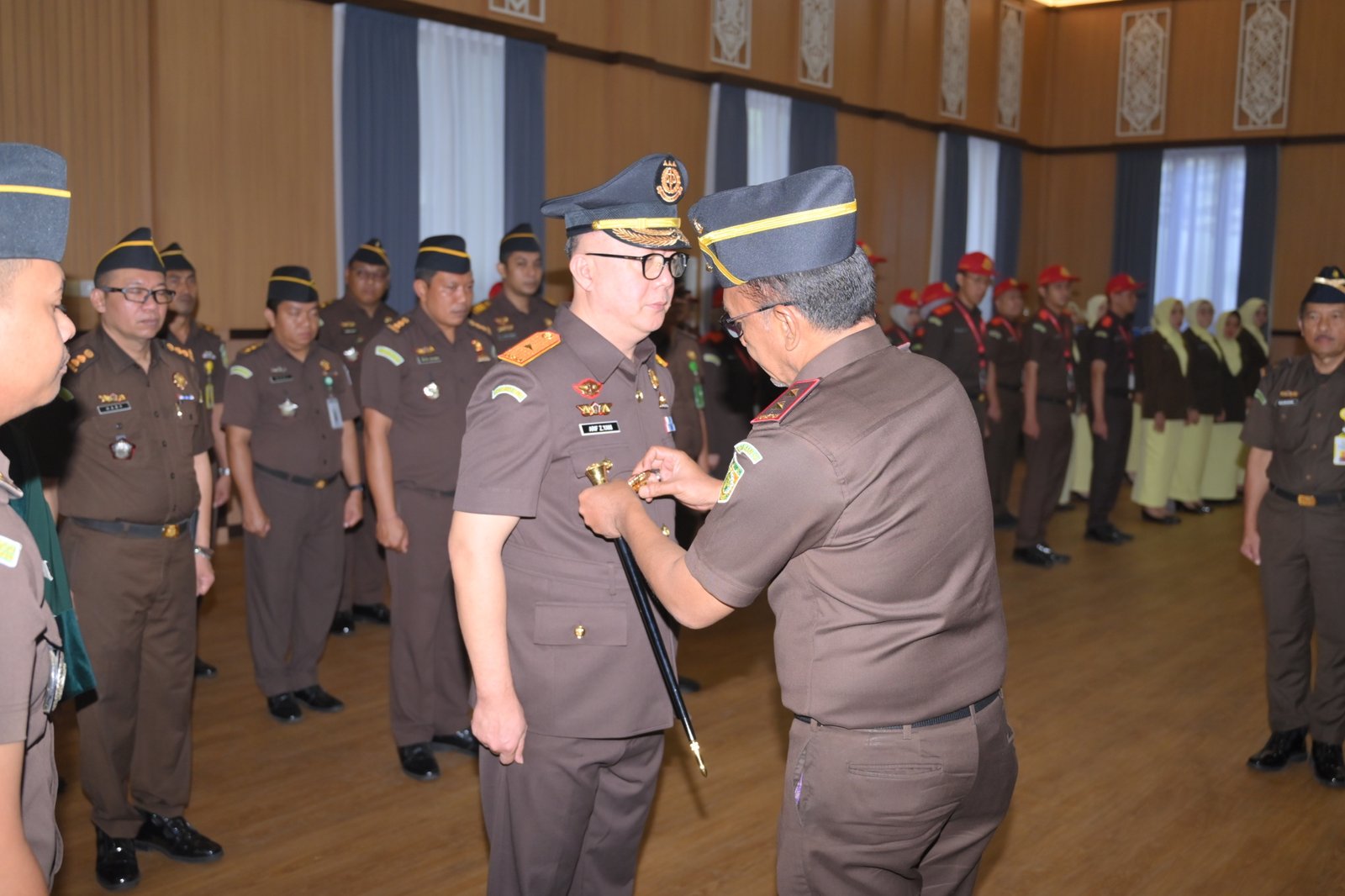 Dr. Arip Zahrulyani Resmi Menjabat Wakajati Kalteng, Kajati Tekankan Integritas dan Profesionalitas