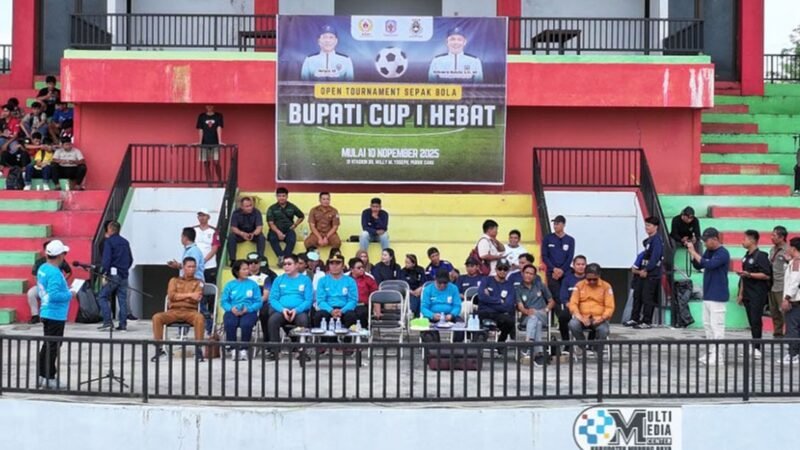 Buka Turnamen Sepak Bola Bupati Cup I HEBAT 2025, Heriyus :  Bentuk Karakter dan Semangat Juang Generasi Muda