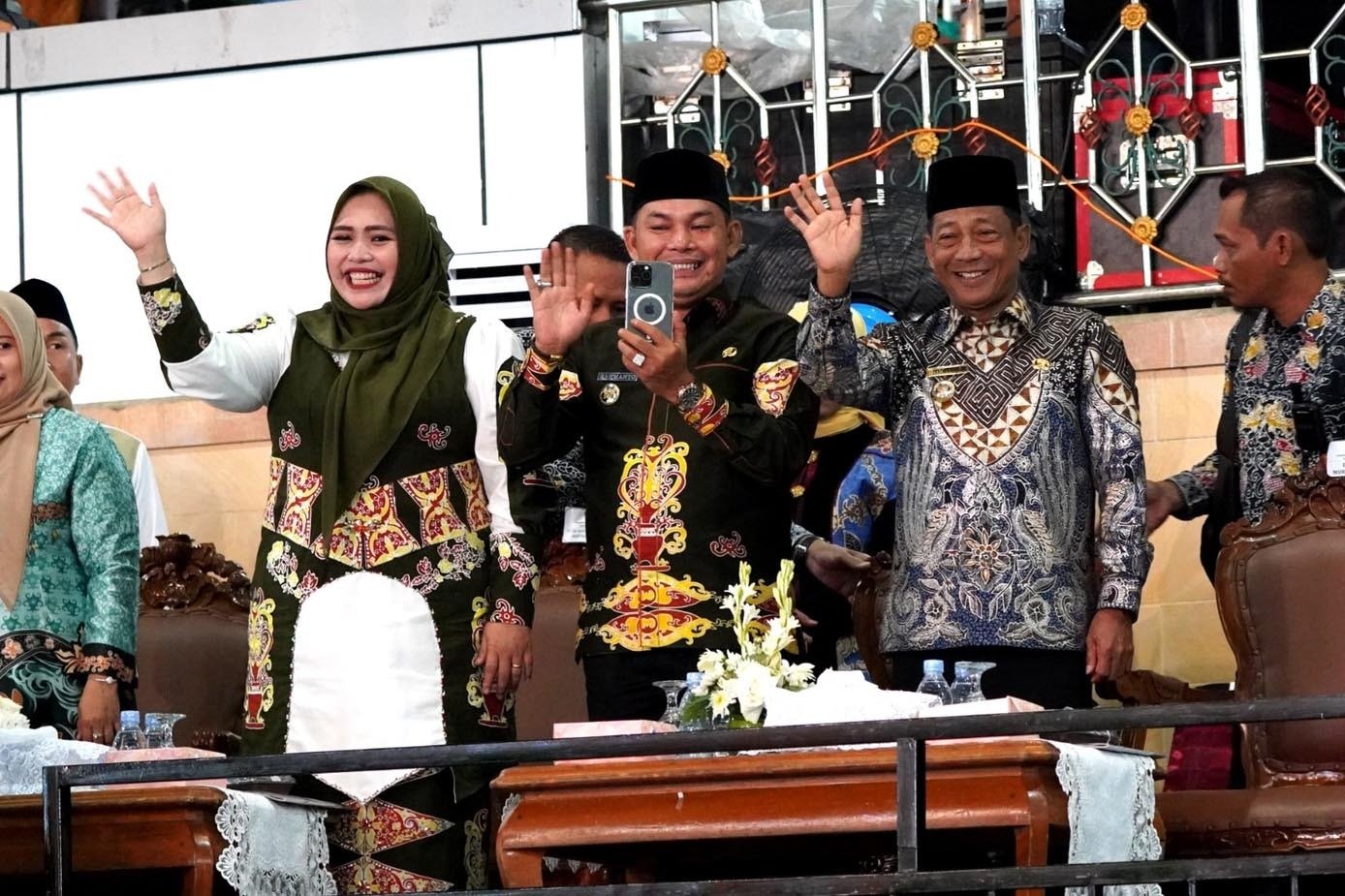 Bupati dan Wabup Mura Hadiri Pembukaan MTQH ke-XXXIII Tingkat Provinsi Kalteng di Barito Utara