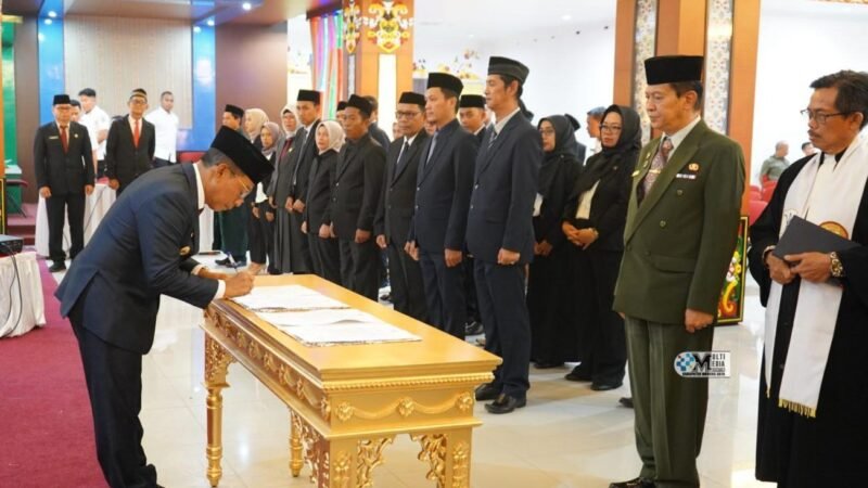 Bupati Mura Lantik Sarwo Mintarjo Sebagai Pj Sekda Bersama 59 Pejabat Lainnya