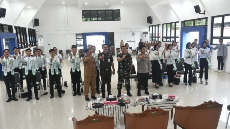 Tanamkan Semangat Nasionalisme, Dandim 1002/HST Bekali Finalis Putra Putri HST Materi Bela Negara