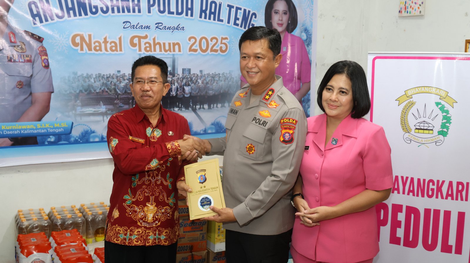 Peduli Natal, Polda Kalteng Sambangi Lima Panti Asuhan di Palangka Raya dan Salurkan Tali Kasih