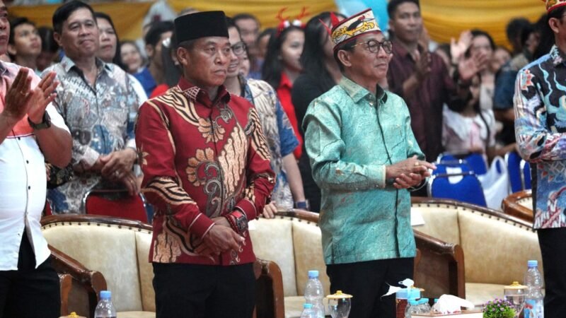 Hadiri Ibadah dan Perayaan Natal Oikumene, Bupati Ajak Tanamkan Kasih di Dalam Keluarga