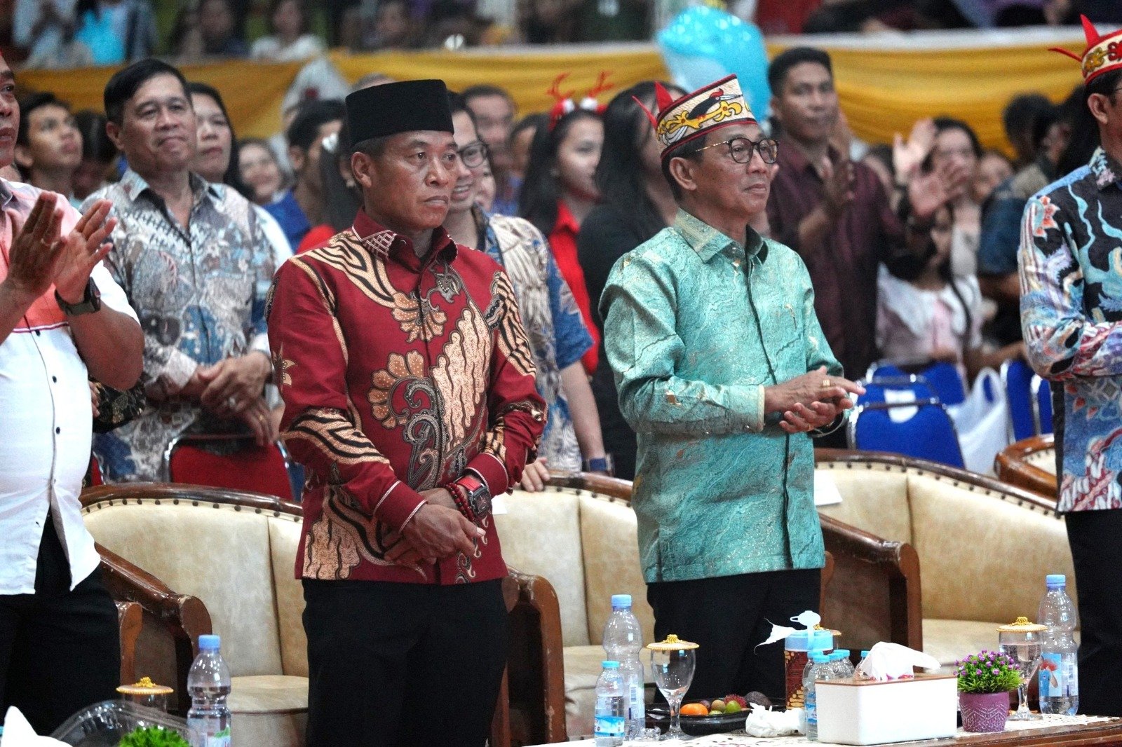 Hadiri Ibadah dan Perayaan Natal Oikumene, Bupati Ajak Tanamkan Kasih di Dalam Keluarga