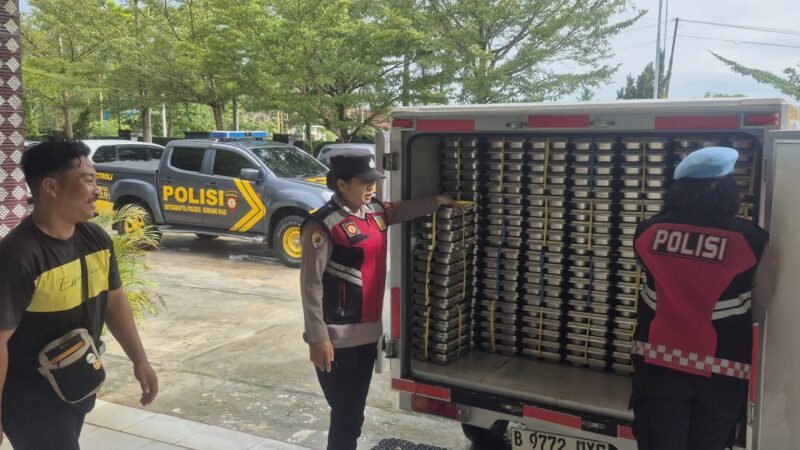 Polwan Polres Gumas Pastikan Distribusi Makanan Bergizi Gratis ke Enam Sekolah Berjalan Aman dan Tepat Waktu