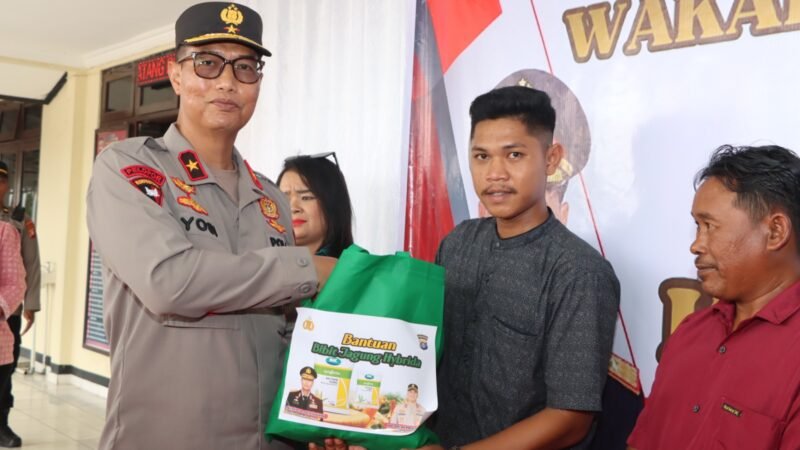 Dukung Swasembada Pangan, Wakapolda Kalteng Beri Bantuan Petani di Gunung Mas