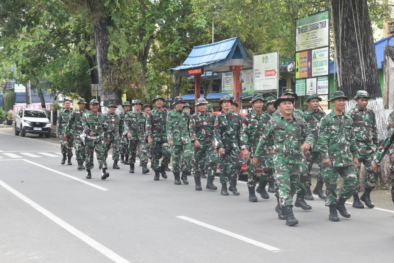 Jaga Stamina dan Daya Juang, Prajurit Kodim 1002/HST Tempuh Mars 10 Kilometer