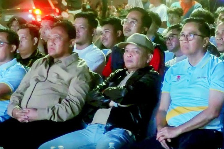 Nobar Final Futsal Indonesia Vs Iran di Depan Istana Isen Mulang