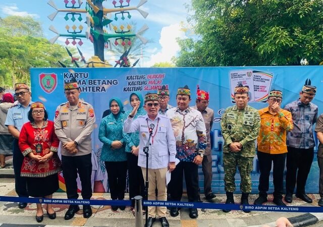 Gubernur Agustiar Sabran Lepas Bansos Kartu Huma Betang Sejahtera