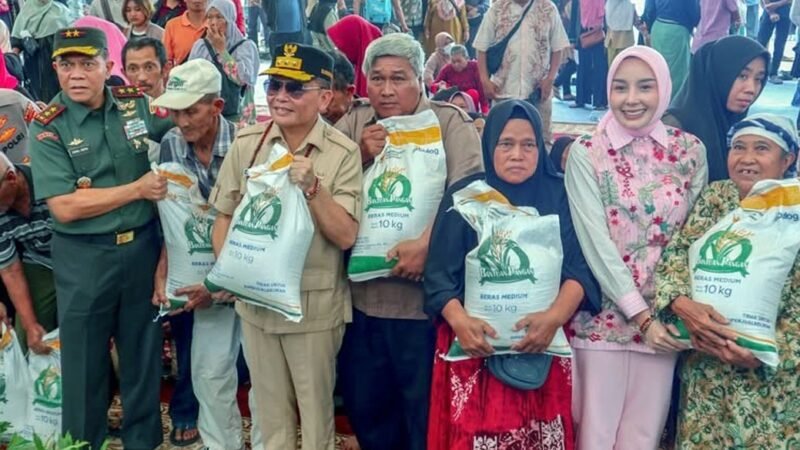 Pemprov Kalteng Salurkan Bantuan Pangan dari Presiden dan BLT KHBS Sekaligus Gelar GPM