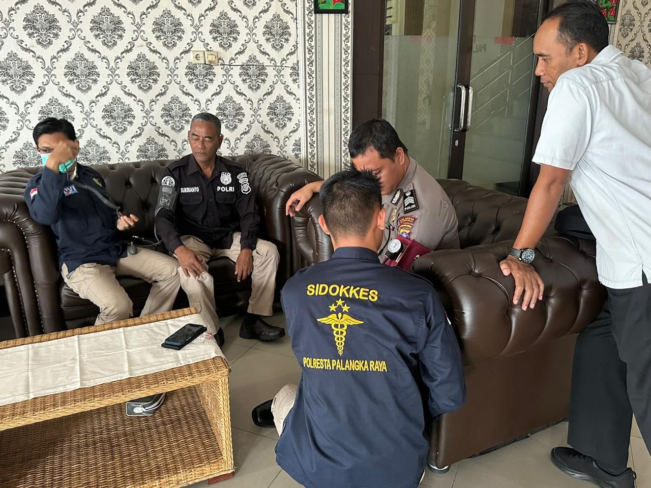 Peduli Kesehatan Anggota, Sidokkes Polresta Palangka Raya Rutin Gelar Pemeriksaan di Mako