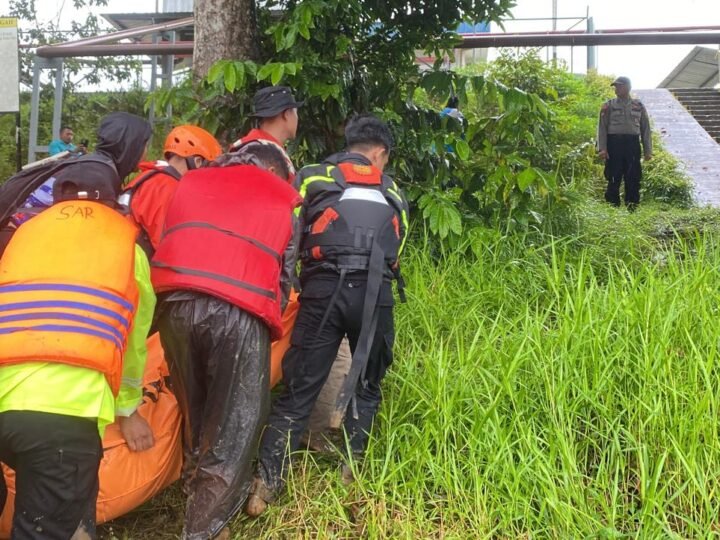 Tim SAR Gabungan Temukan Dua Korban Jatuh dari Kapal di Sungai Barito