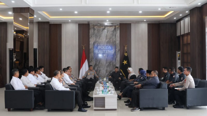 Kapolda Kalteng Terima Apresiasi Bawaslu RI, Dinilai Berhasil Jaga Kondusivitas Pilkada