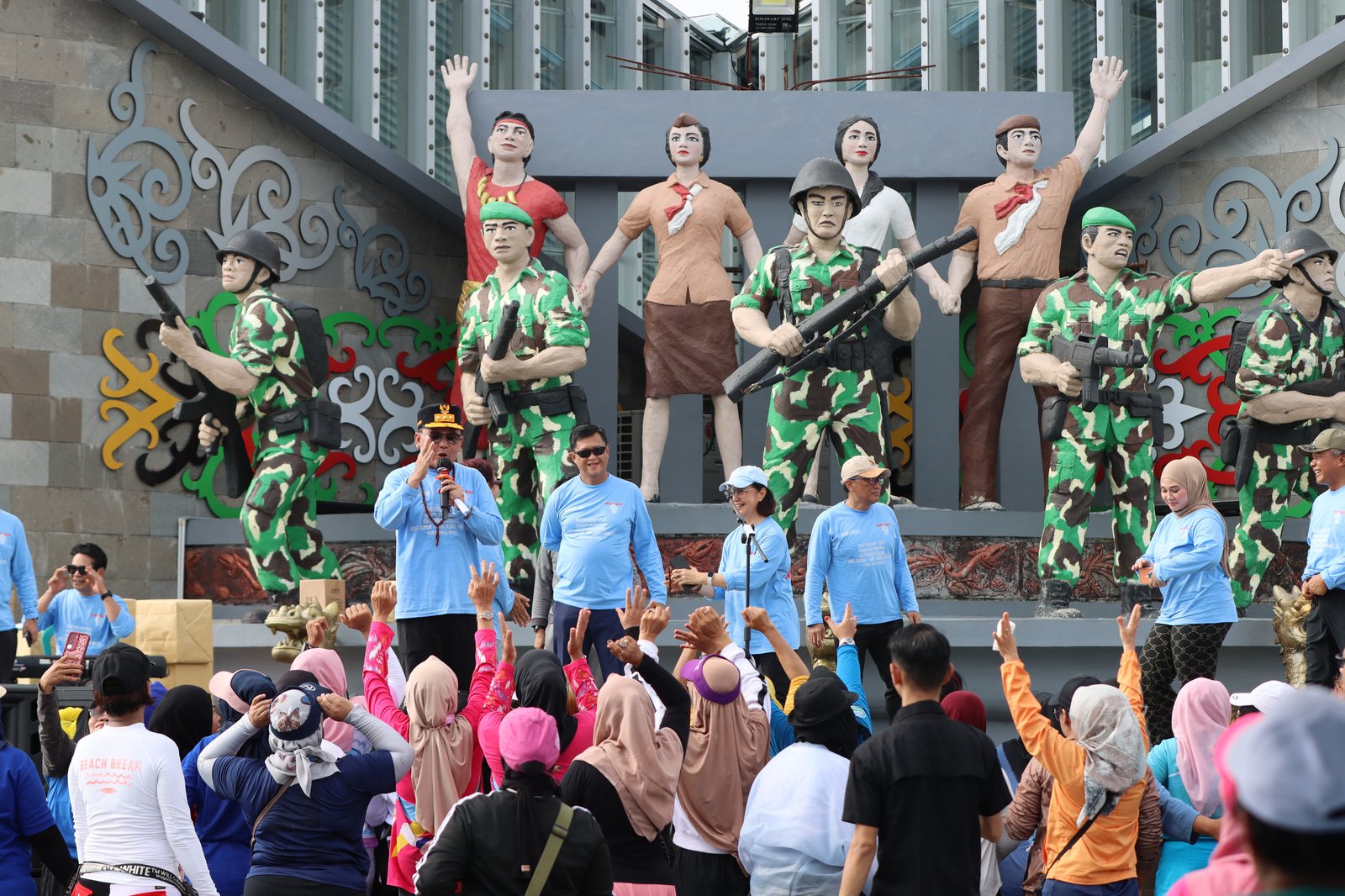 Kapolda Kalteng Serukan Persatuan saat Peringatan May Day 2026 di Bundaran Besar
